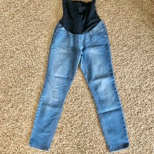 1822 maternity skinny jeans or jeggings
